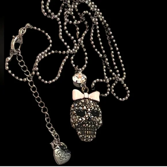 Necklace And Pendant Betsey Johnson Black Skull Rhinestone Bling with Pink Bow - Picture 8 of 8